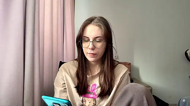 JanelleCourville online show from 03-09-26, 08:18