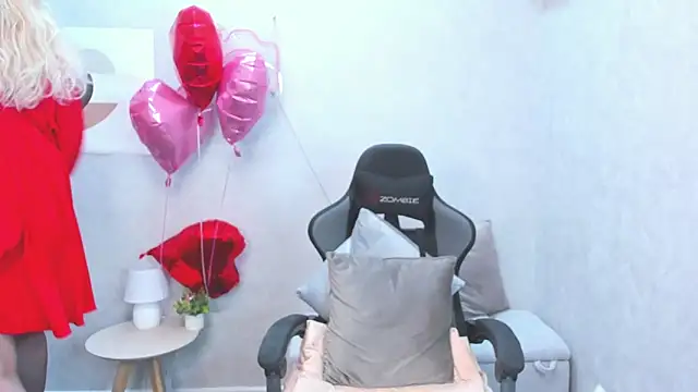 Snapshot of Victoria_Nelson chatting on 02-14-26, 01:24 Victoria Nelson online show from 02-14-26, 01:24