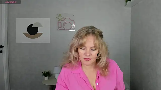 Victoria Nelson online show from 04-27-26, 01:14