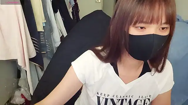 Snapshot of shiki434-st chatting on 03-06-26, 12:12 shiki434-st online show from 03-06-26, 12:12