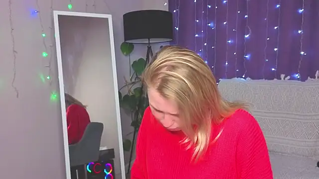 Snapshot of Sweet_M1la chatting on 02-02-26, 04:55 Sweet M1la online show from 02-02-26, 04:55