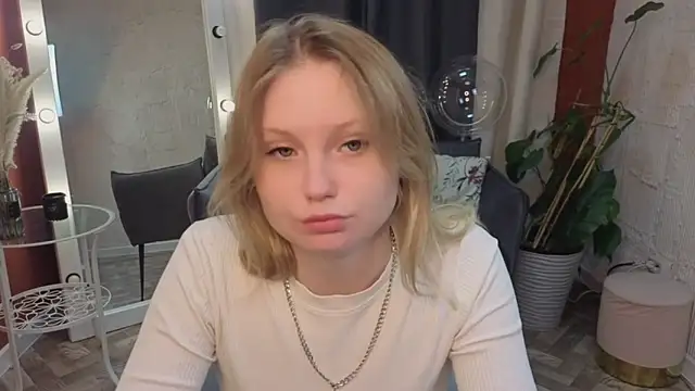 Snapshot of Sweet_M1la chatting on 03-01-26, 11:45 Sweet M1la online show from 03-01-26, 11:45