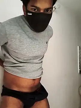 Snapshot of Hottlund6 chatting on 02-02-26, 02:43 Hottlund6 online show from 02-02-26, 02:43