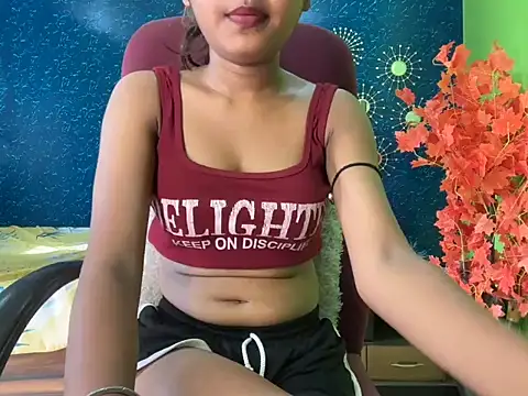 Snapshot of Brown-beauty chatting on 06-20-26, 11:02 Brown-beauty online show from 06-20-26, 11:02
