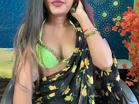 Snapshot of Brown-beauty chatting on 06-25-26, 01:04 Brown-beauty online show from 06-25-26, 01:04