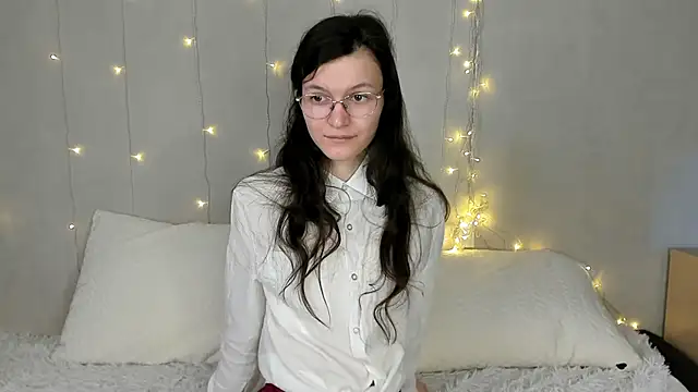 Snapshot of ThoraMarola chatting on 02-20-26, 06:26 ThoraMarola online show from 02-20-26, 06:26