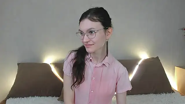 ThoraMarola online show from 03-26-26, 05:13