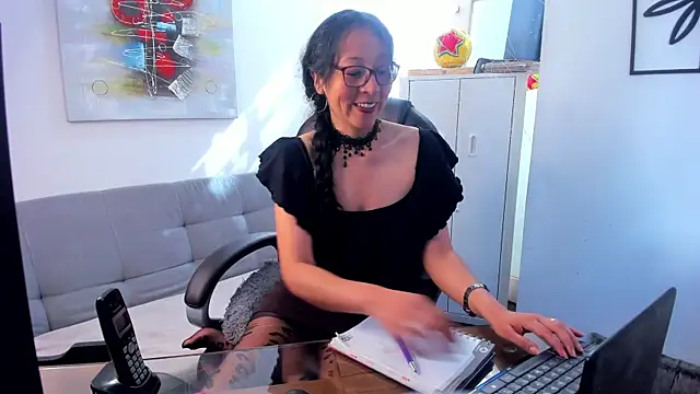 loretta fraser online show from 06-11-26, 01:31