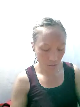 Snapshot of Diana-02 chatting on 05-05-26, 02:36 Diana-02 online show from 05-05-26, 02:36