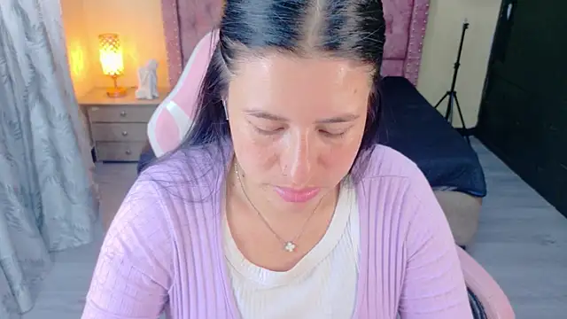 Snapshot of keileen_luna chatting on 05-15-26, 08:05 keileen luna online show from 05-15-26, 08:05