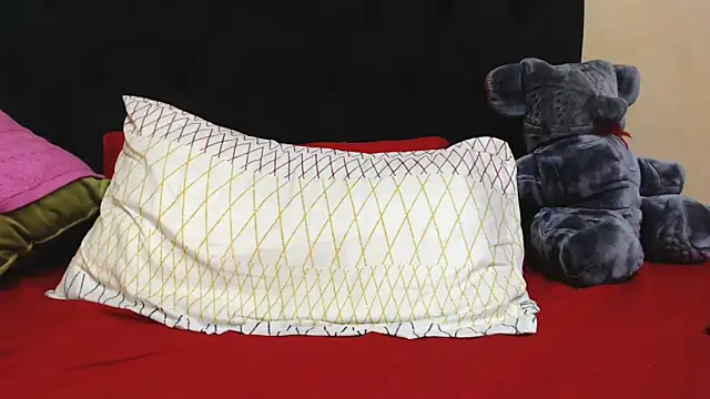 SexyPureFire001 online show from 04-28-26, 02:27