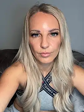 Snapshot of JulieSol chatting on 01-17-26, 08:52 JulieSol online show from 01-17-26, 08:52