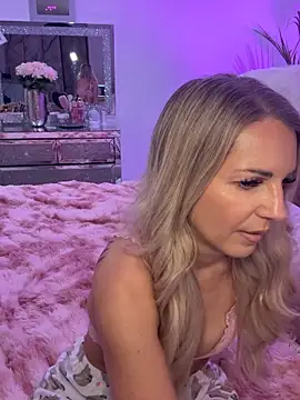 Snapshot of JulieSol chatting on 02-10-26, 08:18 JulieSol online show from 02-10-26, 08:18