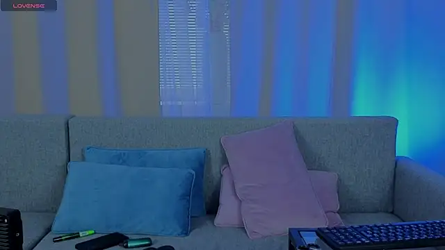 Snapshot of ToxicKittyy chatting on 02-14-26, 02:25 ToxicKittyy online show from 02-14-26, 02:25