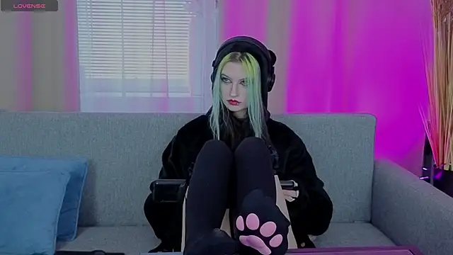 Snapshot of ToxicKittyy chatting on 02-26-26, 02:27 ToxicKittyy online show from 02-26-26, 02:27