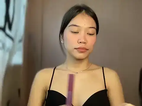 Snapshot of lovely_amara19 chatting on 02-27-26, 05:51 lovely amara19 online show from 02-27-26, 05:51