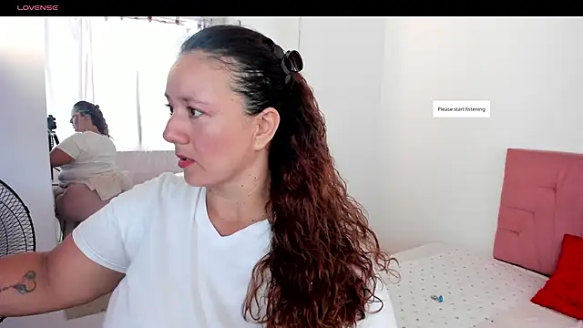 Snapshot of MsGaby_ chatting on 06-09-26, 06:41 MsGaby online show from 06-09-26, 06:41