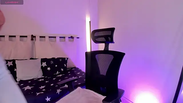 ella  olmos online show from 04-03-26, 01:53