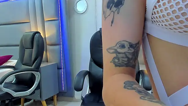 Snapshot of AshleyGingerr chatting on 02-21-26, 08:15 AshleyGingerr online show from 02-21-26, 08:15