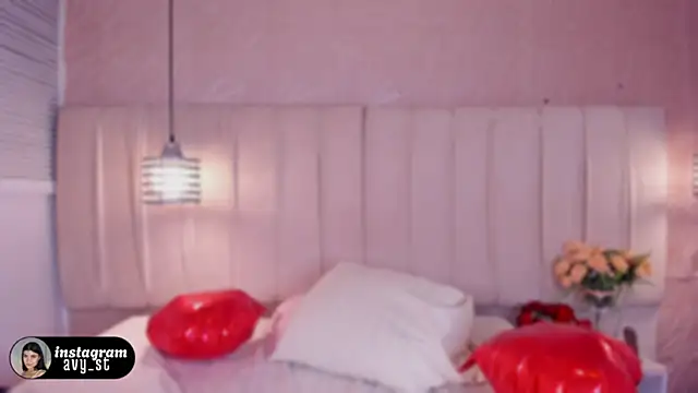 Snapshot of avy_st chatting on 02-15-26, 03:47 avy st online show from 02-15-26, 03:47