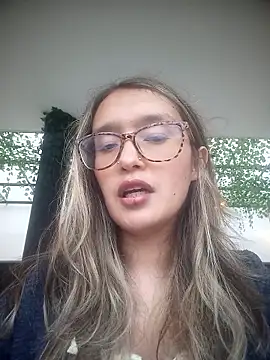 Snapshot of Karla-giraldo_1 chatting on 03-18-26, 09:51 Karla-giraldo 1 online show from 03-18-26, 09:51