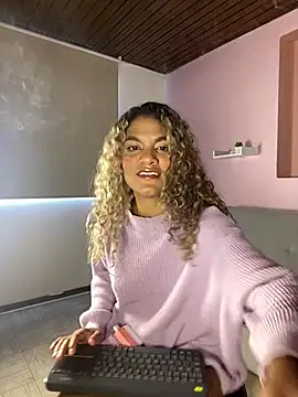 Snapshot of AngelPinkk_ chatting on 02-01-26, 08:51 AngelPinkk online show from 02-01-26, 08:51