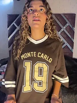 Snapshot of AngelPinkk_ chatting on 02-26-26, 08:19 AngelPinkk online show from 02-26-26, 08:19