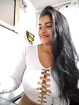 Snapshot of Scarlett_Hot69 chatting on 05-13-26, 07:50 Scarlett Hot69 online show from 05-13-26, 07:50