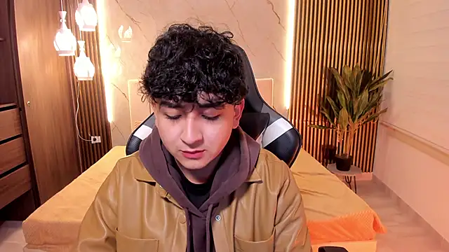 Christopher Monroe  online show from 01-16-26, 03:21