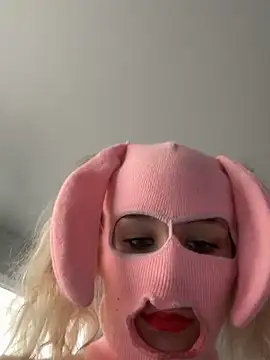 Snapshot of SexySkiBunny chatting on 02-23-26, 06:27 SexySkiBunny online show from 02-23-26, 06:27