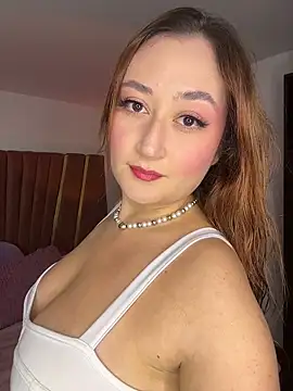 Snapshot of SalomeFlores chatting on 01-31-26, 11:25 SalomeFlores online show from 01-31-26, 11:25