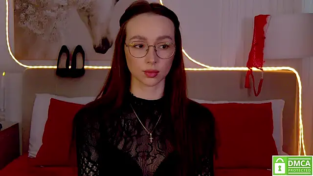 Snapshot of Emily_Simon chatting on 02-11-26, 06:07 Emily Simon online show from 02-11-26, 06:07