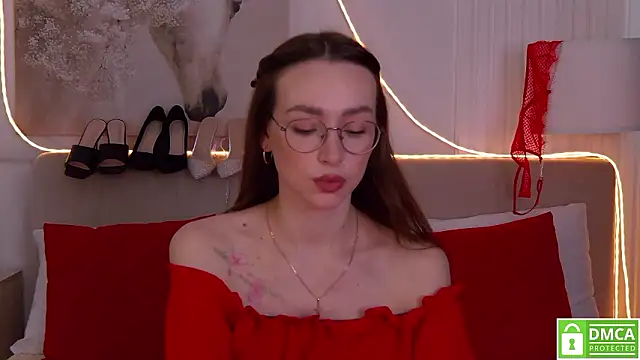 Snapshot of Emily_Simon chatting on 02-26-26, 05:06 Emily Simon online show from 02-26-26, 05:06