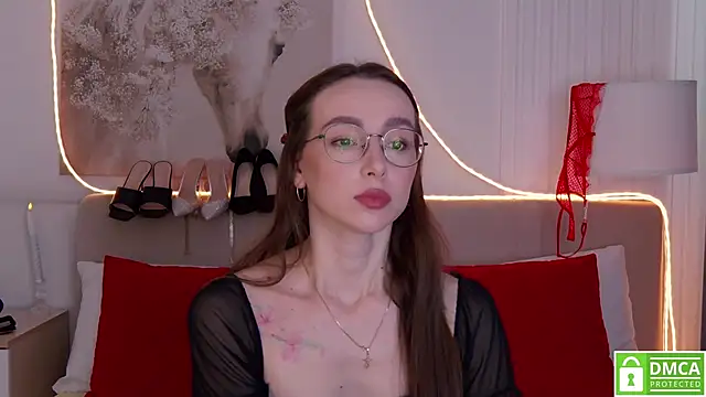 Snapshot of Emily_Simon chatting on 02-27-26, 05:29 Emily Simon online show from 02-27-26, 05:29