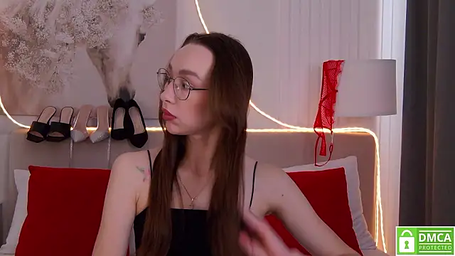 Snapshot of Emily_Simon chatting on 03-09-26, 05:11 Emily Simon online show from 03-09-26, 05:11