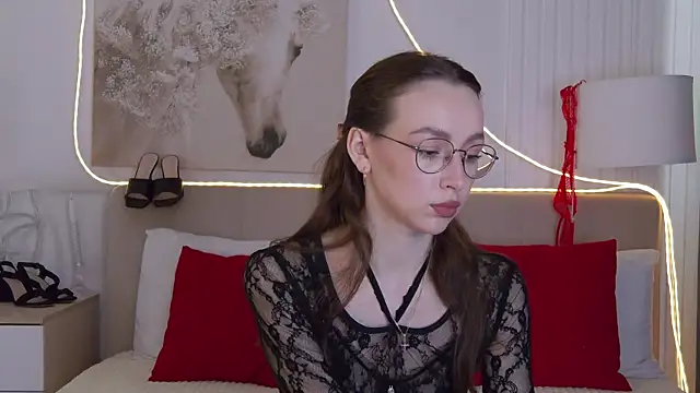 Emily Simon online show from 04-25-26, 04:59