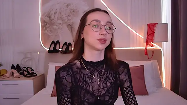 Snapshot of Emily_Simon chatting on 07-03-26, 05:03 Emily Simon online show from 07-03-26, 05:03