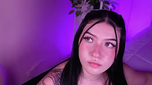 Snapshot of Dolcexx_ chatting on 01-31-26, 08:29 Dolcexx online show from 01-31-26, 08:29