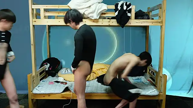 xiaohuangren01 online show from 01-14-26, 09:26