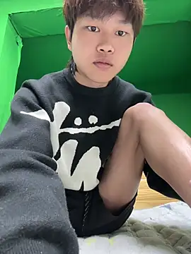 xiaohuangren01 online show from 04-29-26, 12:20