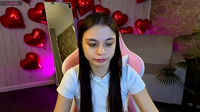 Snapshot of Kim_Bless chatting on 03-10-26, 01:43 Kim Bless online show from 03-10-26, 01:43