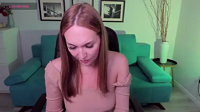 Snapshot of EvieMagical chatting on 03-12-26, 06:19 EvieMagical online show from 03-12-26, 06:19