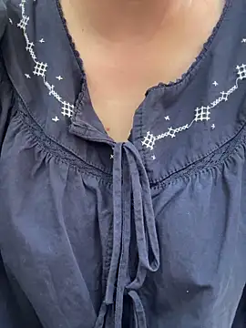 Snapshot of Donna9696 chatting on 03-02-26, 07:15 Donna9696 online show from 03-02-26, 07:15