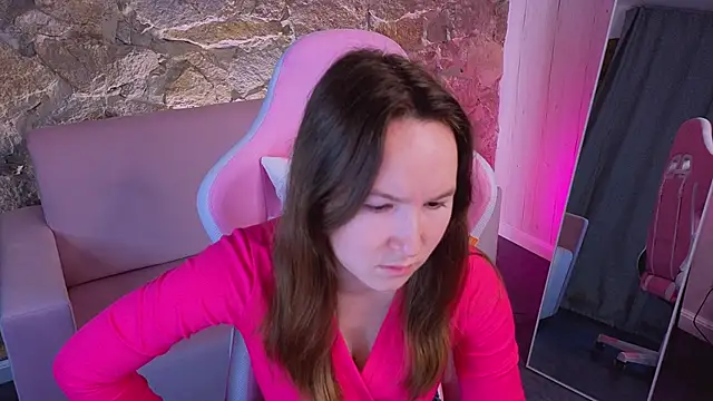 Snapshot of SindieStorm chatting on 02-06-26, 01:32 SindieStorm online show from 02-06-26, 01:32