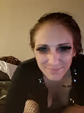 LadySn0w26 online show from 04-15-26, 03:02