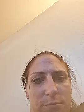 LadySn0w26 online show from 04-23-26, 07:16