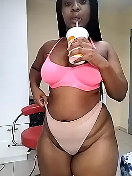 Snapshot of LUNAARXO1 chatting on 01-18-26, 02:21 LUNAARXO1 online show from 01-18-26, 02:21