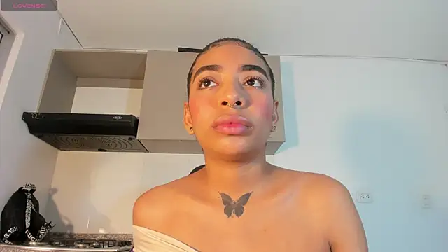 Scarlet Vixen  online show from 04-11-26, 12:42