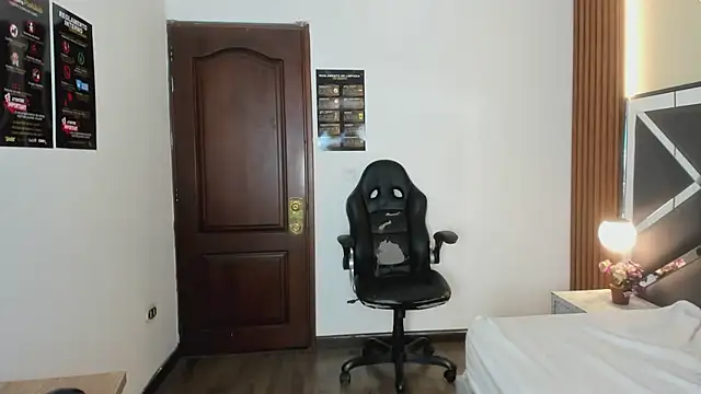 Ambarross  online show from 04-13-26, 02:00