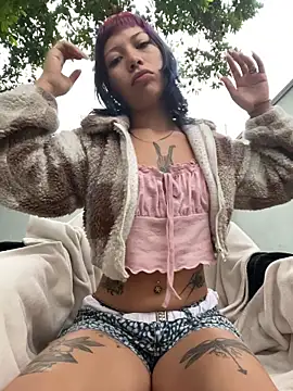 Snapshot of Namii_cute chatting on 02-19-26, 11:50 Namii cute online show from 02-19-26, 11:50